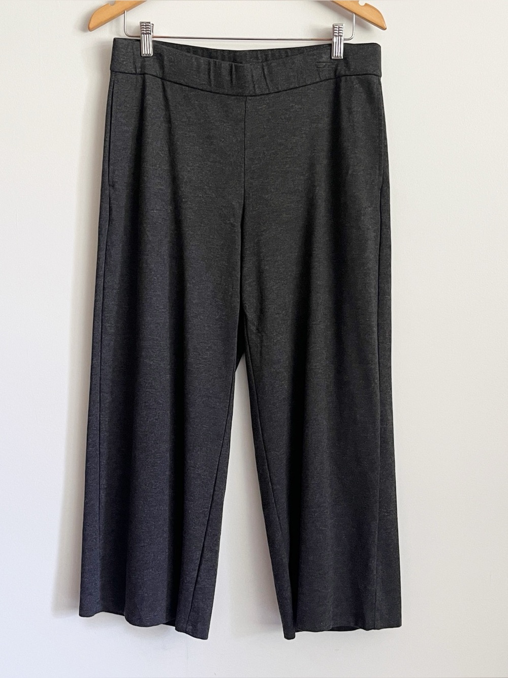 Eileen Fisher Pants Size Medium Cropped Gray Pull On Tencel Blend Knit Pockets